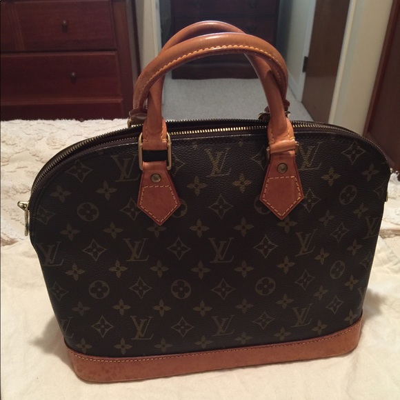 Louis Vuitton Handbags - SUPER BOWL SALE. Louis Vuitton Alma 💯 Authentic
